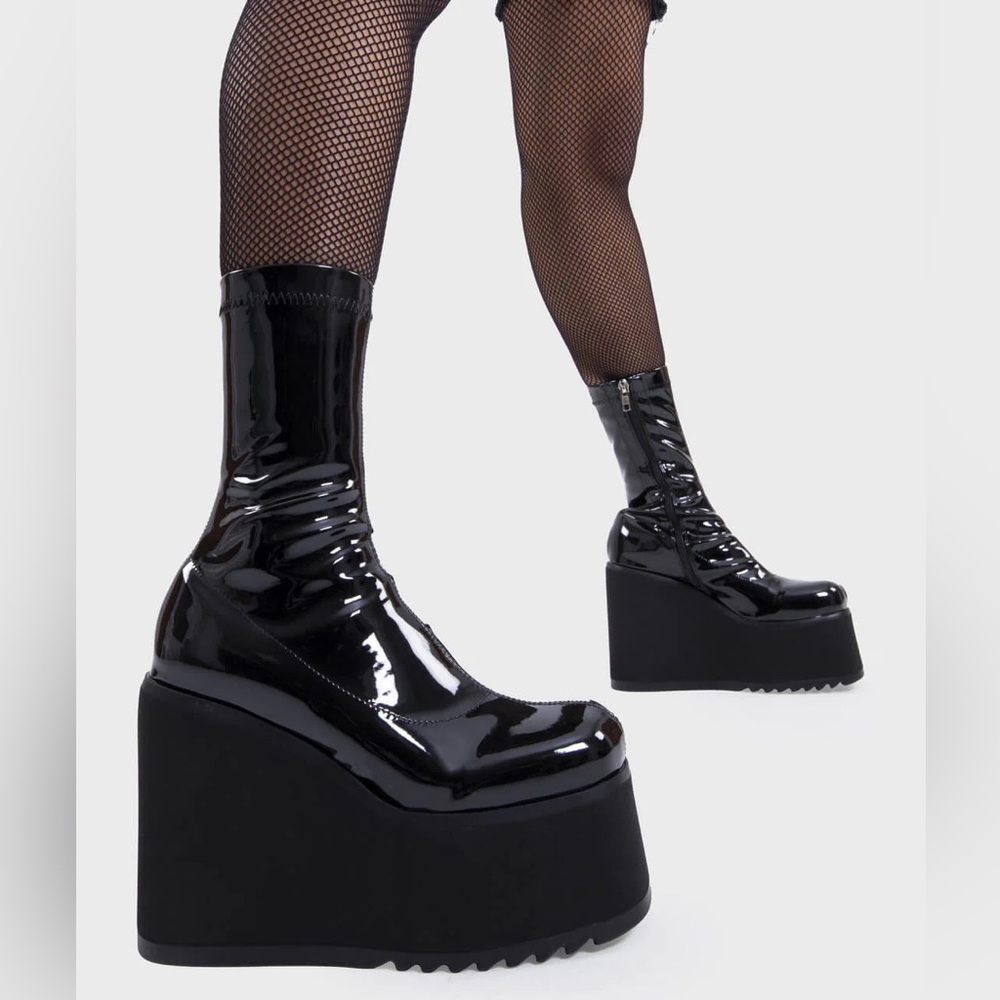 LIGHTS OUT CHUNKY PLATFORM ANKLE BOOTS